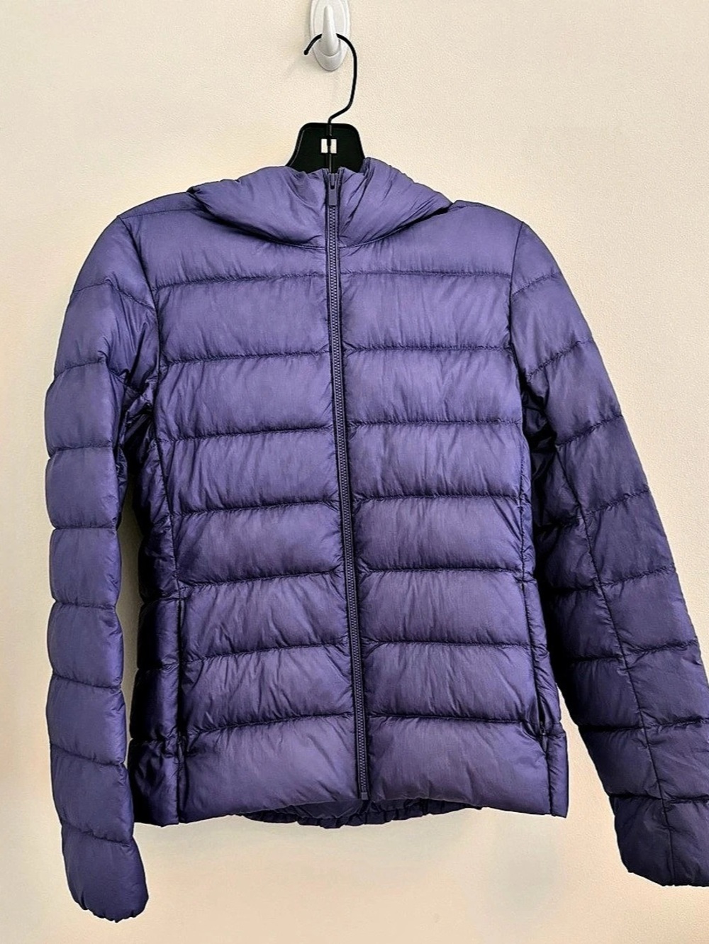 Uniqlo Ultra Light Down Hooded Jacket Purple XXS
